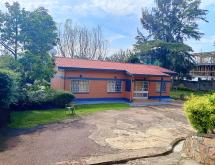 Kigali big plot for sale with an old house in Kimihurura - Image 3