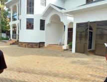 Kigali Family villa available for rent in Gacuriro near Simba Center supermarket  - Image 1