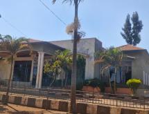 Big plot with big house for sale in Kigali Bumbogo Rwanda on Main road  - Image 2