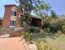 Kigali unfurnished house for rent in Gacuriro vision 2020 - Image 1