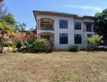 Unfurnished 4-Bedroom House for Rent in Kacyiru with Golf Course View, in Kigali - Image 2