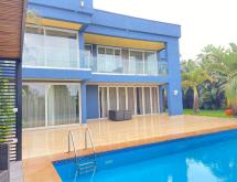 Kigali 4-bedroom house with swimming pool and balconies for rent in Gacuriro - Image 2