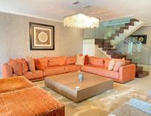 Kigali 4-bedroom house with swimming pool and balconies for rent in Gacuriro - Image 4